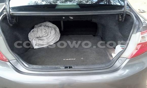 Sayi Na hannu Toyota Camry Azurfa Mota in Abomey Calavi a Benin Sayi Na hannu Toyota Camry Azurfa Mota in Abomey Calavi a Benin