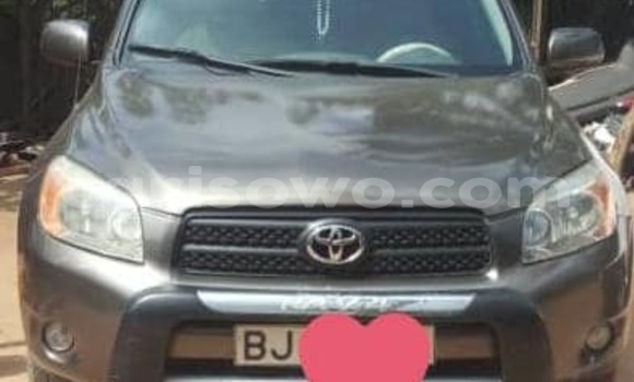Ra Àlòkù Toyota RAV4 Silver Ọkọ̀ in Abomey Calavi ni Benin Ra Àlòkù Toyota RAV4 Silver Ọkọ̀ in Abomey Calavi ni Benin