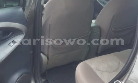 Ra Àlòkù Toyota RAV4 Silver Ọkọ̀ in Abomey Calavi ni Benin Ra Àlòkù Toyota RAV4 Silver Ọkọ̀ in Abomey Calavi ni Benin