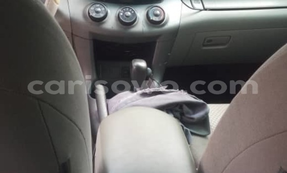 Ra Àlòkù Toyota RAV4 Silver Ọkọ̀ in Abomey Calavi ni Benin Ra Àlòkù Toyota RAV4 Silver Ọkọ̀ in Abomey Calavi ni Benin