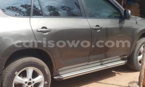 Ra Àlòkù Toyota RAV4 Silver Ọkọ̀ in Abomey Calavi ni Benin Ra Àlòkù Toyota RAV4 Silver Ọkọ̀ in Abomey Calavi ni Benin
