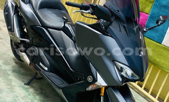Acheter Occasion Moto Yamaha TMAX Noir à Cotonou, Benin Acheter Occasion Moto Yamaha TMAX Noir à Cotonou, Benin