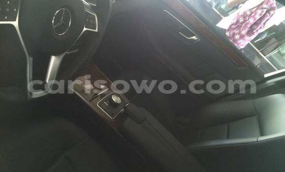 Acheter Occasion Voiture Mercedes-Benz E–Class Gris à Porto Novo, Benin Acheter Occasion Voiture Mercedes-Benz E–Class Gris à Porto Novo, Benin
