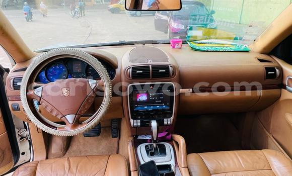 Sayi Na hannu Porsche Cayenne White Mota in Cotonou a Benin