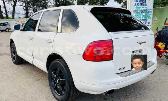 Acheter Occasion Voiture Porsche Cayenne Blanc à Cotonou, Benin Acheter Occasion Voiture Porsche Cayenne Blanc à Cotonou, Benin