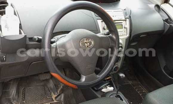 Sayi Na hannu Toyota Yaris Blue Mota in Cotonou a Benin Sayi Na hannu Toyota Yaris Blue Mota in Cotonou a Benin