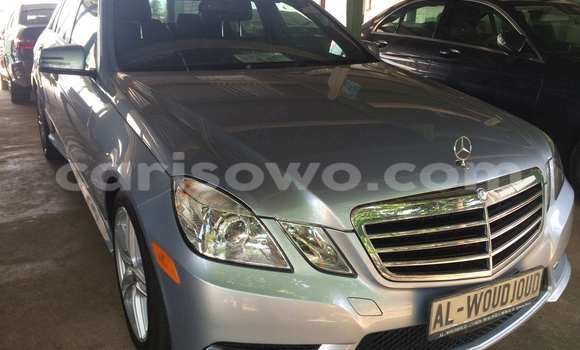Acheter Occasion Voiture Mercedes-Benz E–Class Gris à Porto Novo, Benin Acheter Occasion Voiture Mercedes-Benz E–Class Gris à Porto Novo, Benin
