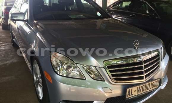 Acheter Occasion Voiture Mercedes-Benz E–Class Gris à Porto Novo, Benin Acheter Occasion Voiture Mercedes-Benz E–Class Gris à Porto Novo, Benin