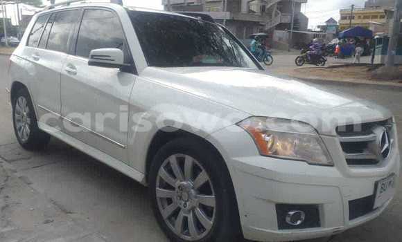 Ra Àlòkù Mercedes-Benz GLK–Class funfun Ọkọ̀ in Cotonou ni Benin Ra Àlòkù Mercedes-Benz GLK–Class funfun Ọkọ̀ in Cotonou ni Benin