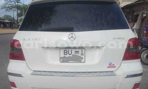 Ra Àlòkù Mercedes-Benz GLK–Class funfun Ọkọ̀ in Cotonou ni Benin Ra Àlòkù Mercedes-Benz GLK–Class funfun Ọkọ̀ in Cotonou ni Benin
