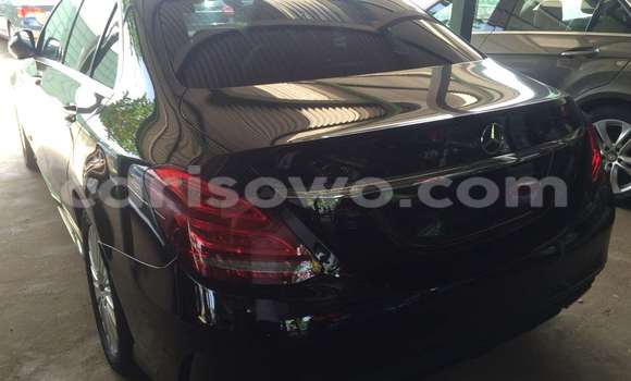 Acheter Occasion Voiture Mercedes-Benz E–Class Noir à Porto Novo, Benin Acheter Occasion Voiture Mercedes-Benz E–Class Noir à Porto Novo, Benin