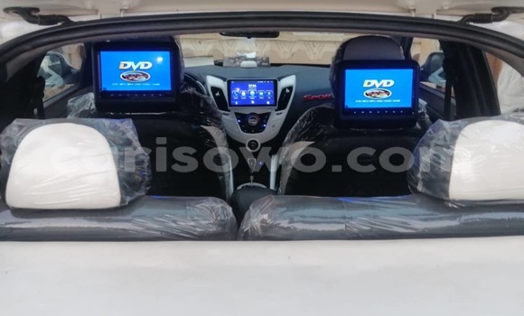 Acheter Occasion Voiture Hyundai Veloster Blanc à Porto Novo, Benin Acheter Occasion Voiture Hyundai Veloster Blanc à Porto Novo, Benin