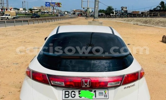 Ra Àlòkù Honda Civic funfun Ọkọ̀ in Cotonou ni Benin Ra Àlòkù Honda Civic funfun Ọkọ̀ in Cotonou ni Benin