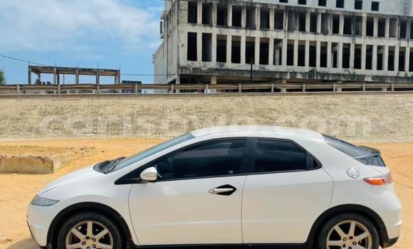 Ra Àlòkù Honda Civic funfun Ọkọ̀ in Cotonou ni Benin Ra Àlòkù Honda Civic funfun Ọkọ̀ in Cotonou ni Benin