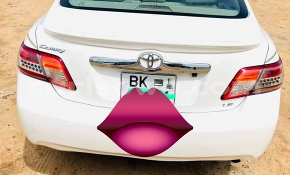 Ra Àlòkù Toyota Camry funfun Ọkọ̀ in Abomey Calavi ni Benin Ra Àlòkù Toyota Camry funfun Ọkọ̀ in Abomey Calavi ni Benin