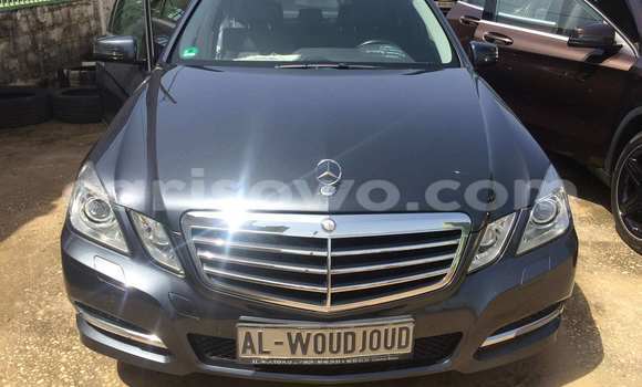 Acheter Occasion Voiture Mercedes-Benz E–Class Bleu à Porto Novo, Benin Acheter Occasion Voiture Mercedes-Benz E–Class Bleu à Porto Novo, Benin