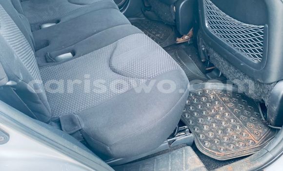 Ra Àlòkù Toyota RAV4 Silver Ọkọ̀ in Cotonou ni Benin Ra Àlòkù Toyota RAV4 Silver Ọkọ̀ in Cotonou ni Benin