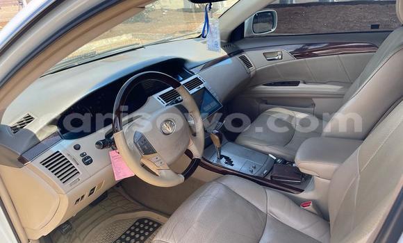 Ra Àlòkù Toyota Avalon funfun Ọkọ̀ in Cotonou ni Benin Ra Àlòkù Toyota Avalon funfun Ọkọ̀ in Cotonou ni Benin