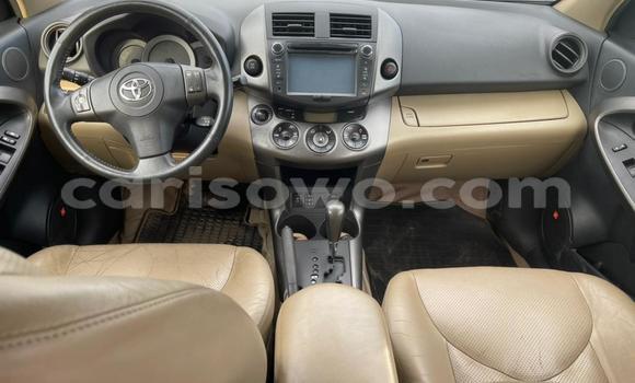 Sayi Na hannu Toyota RAV4 White Mota in Cotonou a Benin Sayi Na hannu Toyota RAV4 White Mota in Cotonou a Benin