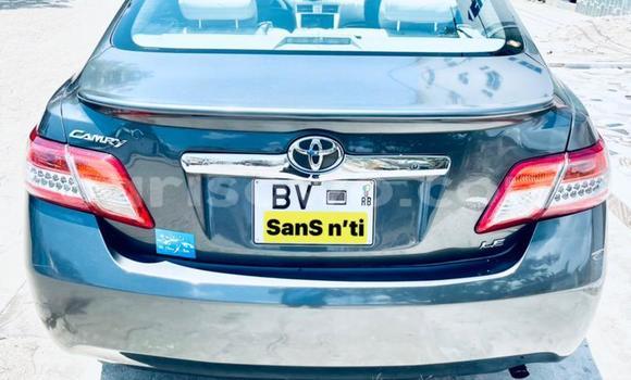 Ra Àlòkù Toyota Camry Silver Ọkọ̀ in Cotonou ni Benin Ra Àlòkù Toyota Camry Silver Ọkọ̀ in Cotonou ni Benin