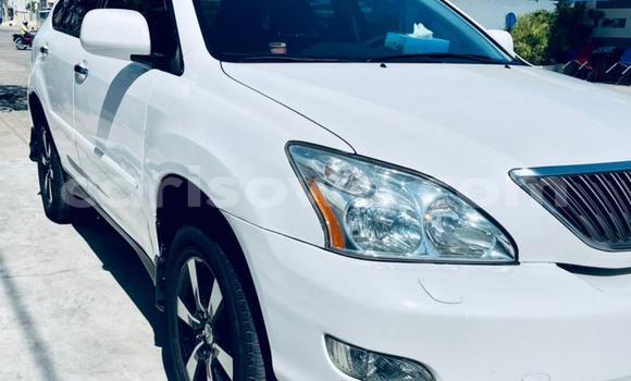 Acheter Occasion Voiture Lexus RX 330 Blanc à Cotonou, Benin Acheter Occasion Voiture Lexus RX 330 Blanc à Cotonou, Benin