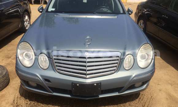 Ra Àlòkù Mercedes-Benz E–Class Silver Ọkọ̀ in Porto Novo ni Benin Ra Àlòkù Mercedes-Benz E–Class Silver Ọkọ̀ in Porto Novo ni Benin