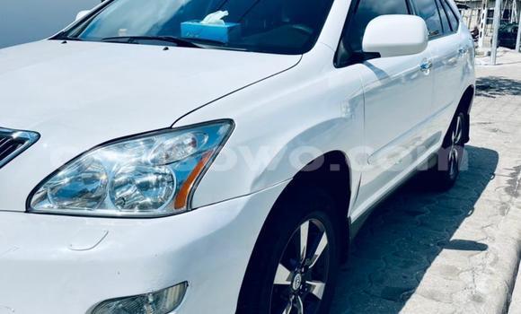 Acheter Occasion Voiture Lexus RX 330 Blanc à Cotonou, Benin Acheter Occasion Voiture Lexus RX 330 Blanc à Cotonou, Benin