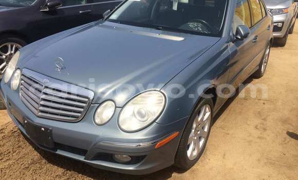 Ra Àlòkù Mercedes-Benz E–Class Silver Ọkọ̀ in Porto Novo ni Benin Ra Àlòkù Mercedes-Benz E–Class Silver Ọkọ̀ in Porto Novo ni Benin