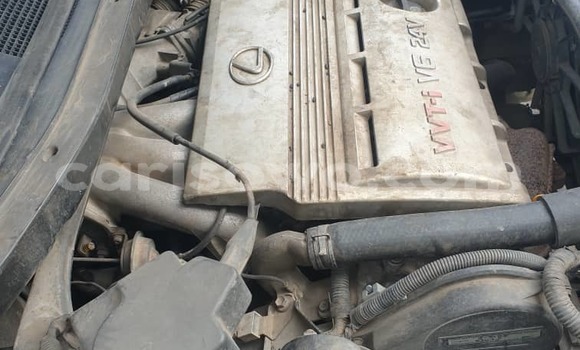 Ra Àlòkù Lexus RX 330 funfun Ọkọ̀ in Abomey Calavi ni Benin Ra Àlòkù Lexus RX 330 funfun Ọkọ̀ in Abomey Calavi ni Benin