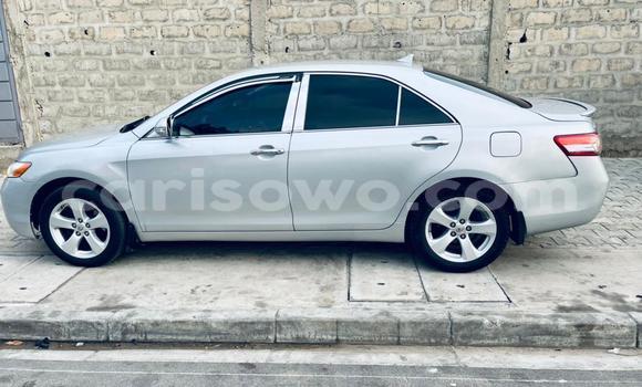Ra Tuntun Toyota Camry Silver Ọkọ̀ in Cotonou ni Benin Ra Tuntun Toyota Camry Silver Ọkọ̀ in Cotonou ni Benin