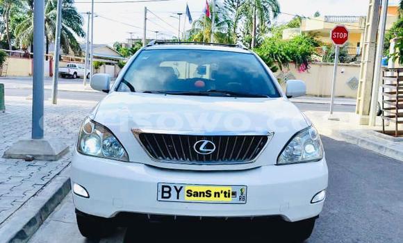 Sayi Sabo Lexus RX 350 White Mota in Cotonou a Benin Sayi Sabo Lexus RX 350 White Mota in Cotonou a Benin