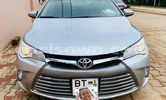 Sayi Na hannu Toyota Camry Azurfa Mota in Cotonou a Benin