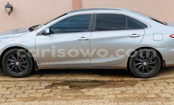 Sayi Na hannu Toyota Camry Azurfa Mota in Cotonou a Benin Sayi Na hannu Toyota Camry Azurfa Mota in Cotonou a Benin