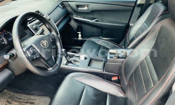 Sayi Na hannu Toyota Camry Azurfa Mota in Cotonou a Benin Sayi Na hannu Toyota Camry Azurfa Mota in Cotonou a Benin