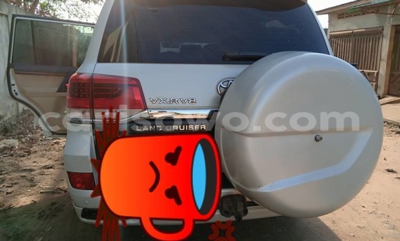 Acheter Occasion Voiture Toyota Land Cruiser Blanc à Cotonou, Benin