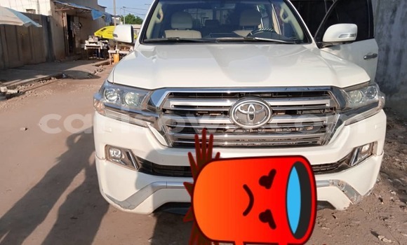Ra Àlòkù Toyota Land Cruiser funfun Ọkọ̀ in Cotonou ni Benin Ra Àlòkù Toyota Land Cruiser funfun Ọkọ̀ in Cotonou ni Benin