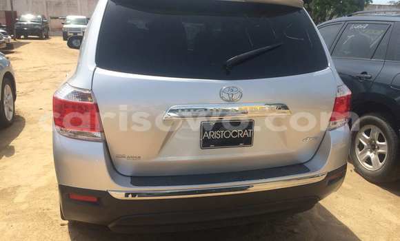 Acheter Occasion Voiture Toyota Highlander Gris à Porto Novo au Benin Acheter Occasion Voiture Toyota Highlander Gris à Porto Novo au Benin