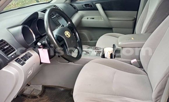 Sayi Na hannu Toyota Highlander Brown Mota in Cotonou a Benin Sayi Na hannu Toyota Highlander Brown Mota in Cotonou a Benin