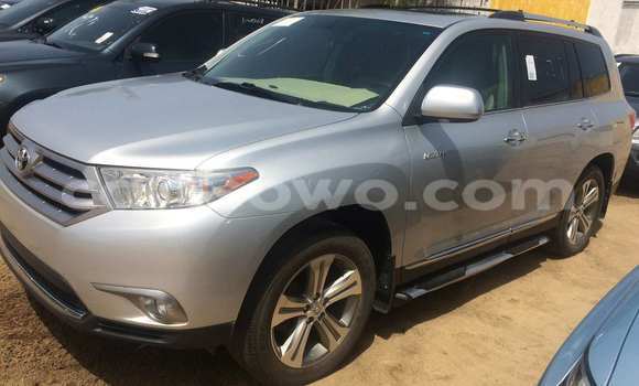 Acheter Occasion Voiture Toyota Highlander Gris à Porto Novo, Benin Acheter Occasion Voiture Toyota Highlander Gris à Porto Novo, Benin