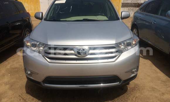 Acheter Occasion Voiture Toyota Highlander Gris à Porto Novo, Benin Acheter Occasion Voiture Toyota Highlander Gris à Porto Novo, Benin