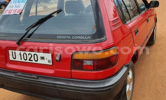 Sayi Na hannu Toyota Corolla Red Mota in Abomey Calavi a Benin