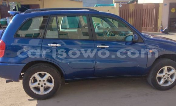 Sayi Na hannu Toyota RAV4 Blue Mota in Cotonou a Benin Sayi Na hannu Toyota RAV4 Blue Mota in Cotonou a Benin