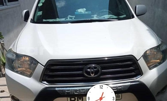 Acheter Occasion Voiture Toyota Highlander Blanc à Cotonou, Benin