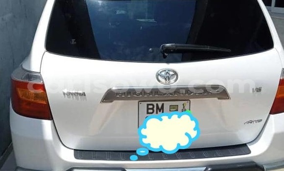 Buy Used Toyota Highlander White Car in Cotonou in Benign Buy Used Toyota Highlander White Car in Cotonou in Benign
