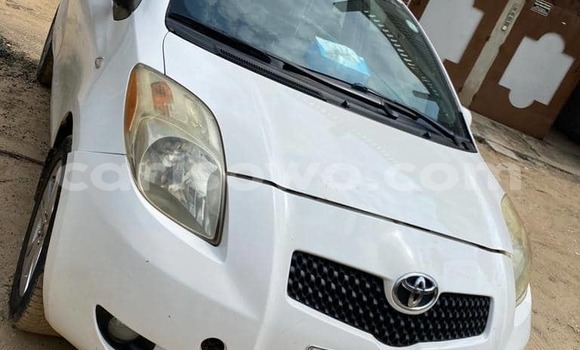 Buy Used Toyota Yaris White Car in Cotonou in Benign