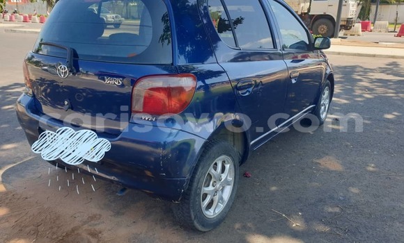 Sayi Na hannu Toyota Yaris Blue Mota in Cotonou a Benin