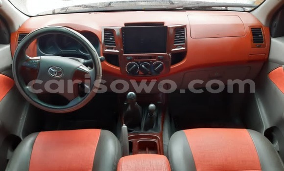 Ra Àlòkù Toyota Hilux Black Ọkọ̀ in Cotonou ni Benin Ra Àlòkù Toyota Hilux Black Ọkọ̀ in Cotonou ni Benin