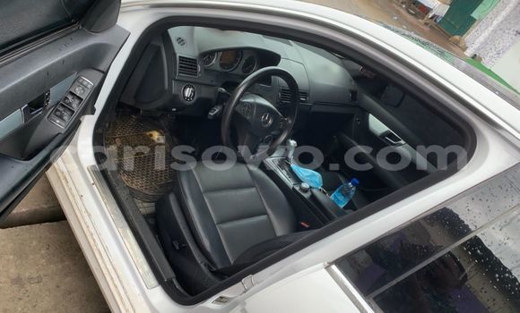 Acheter Occasion Voiture Mercedes-Benz C–Class Blanc à Cotonou, Benin Acheter Occasion Voiture Mercedes-Benz C–Class Blanc à Cotonou, Benin