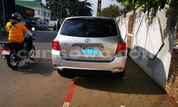 Ra Àlòkù Toyota Highlander Silver Ọkọ̀ in Cotonou ni Benin