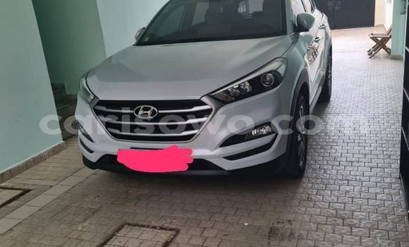 Sayi Na hannu Hyundai Tucson White Mota in Cotonou a Benin Sayi Na hannu Hyundai Tucson White Mota in Cotonou a Benin